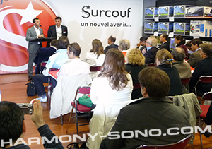 Location mat�riel de sonorisation pour conf�rence avec pupitre et 2 micros cravate