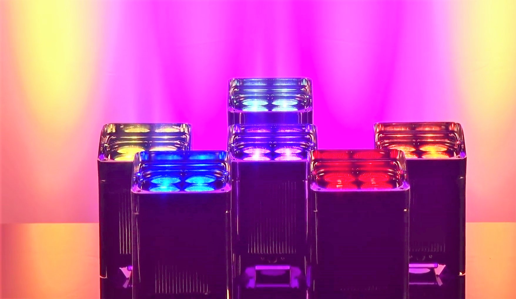 Éclairage lumière - Location projecteur led sur batterie RGBAWUV - CHAUVET FREEDOM HEX4 - CHAUVET WELL FIT - PARIS